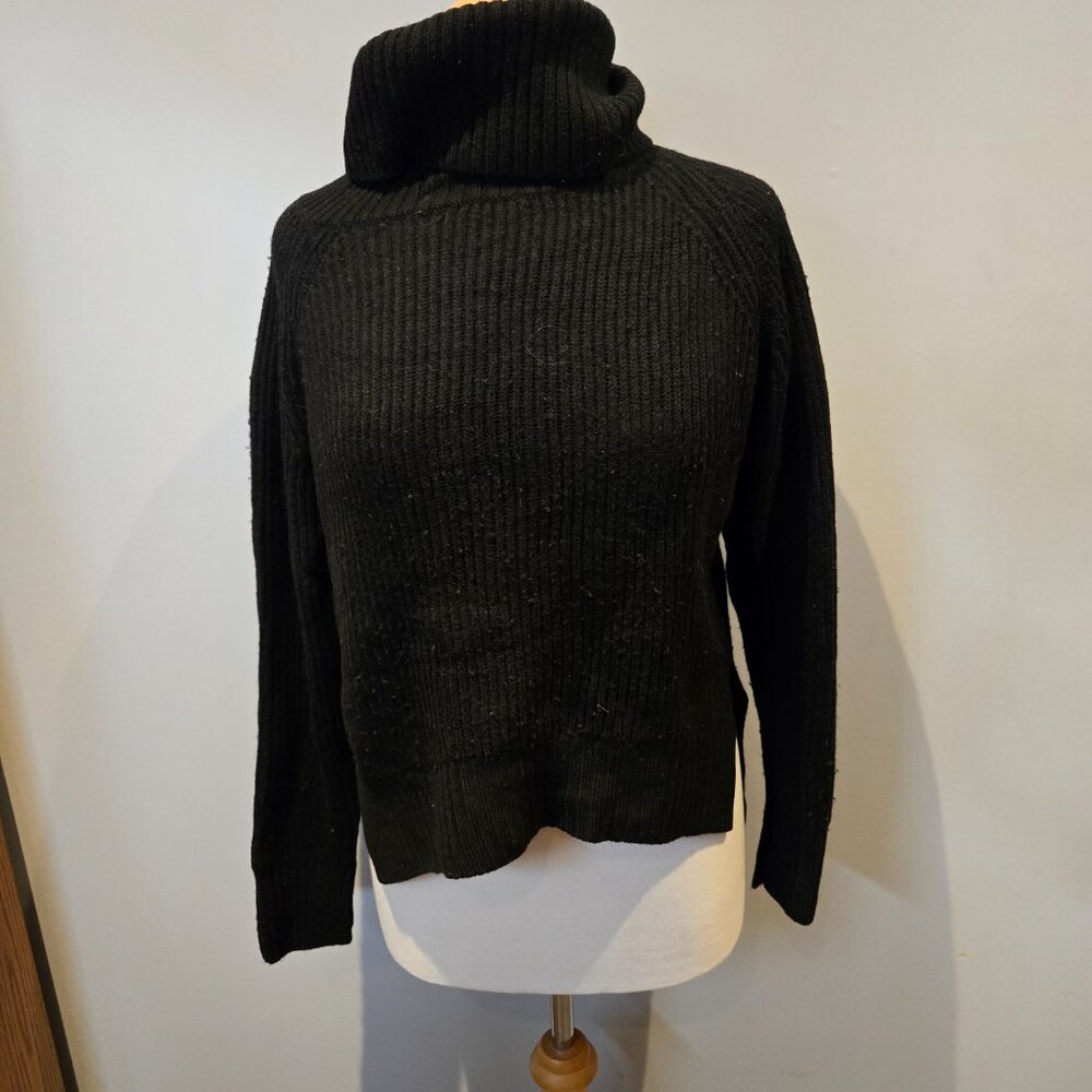 Wilfred Free Ribbed Turtleneck Sweater | Size Small | Black